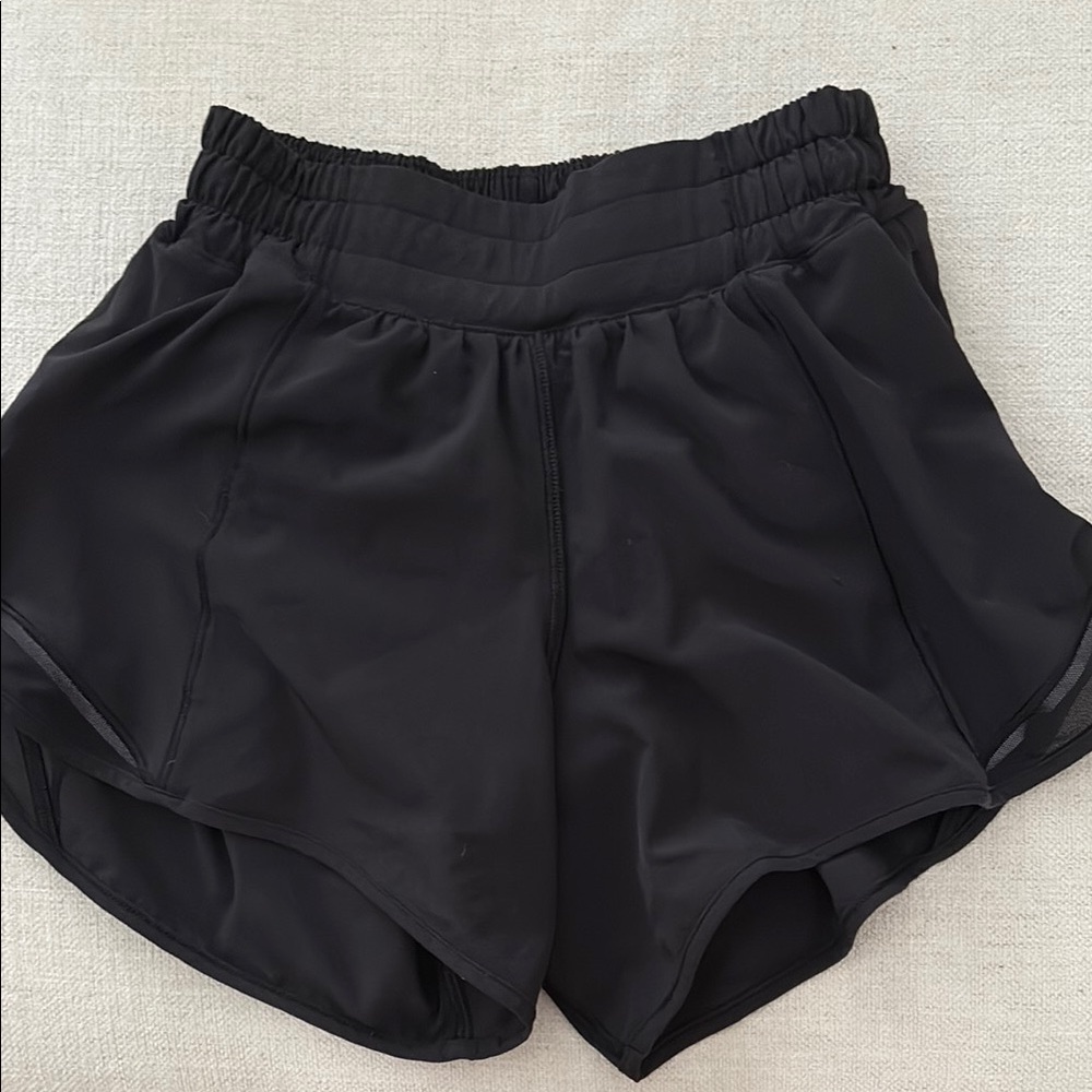 Lululemon Black Low Rise 4 inch Hottie Hots